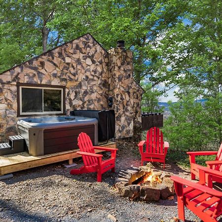 Amazing Views, Hot Tub, Fire Pit, Deck & Fireplace Inwood Buitenkant foto