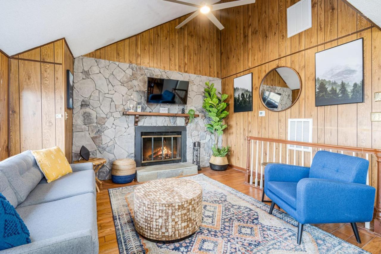Amazing Views, Hot Tub, Fire Pit, Deck & Fireplace Inwood Buitenkant foto