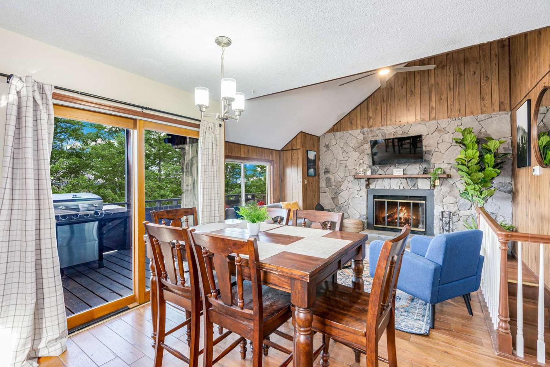 Amazing Views, Hot Tub, Fire Pit, Deck & Fireplace Inwood Buitenkant foto